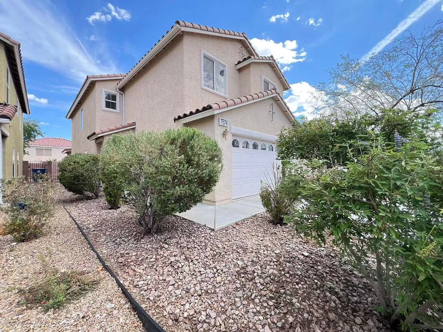 Beautiful 2-story single-family — Photo 2