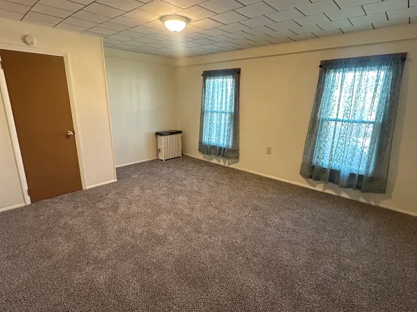 79 Center St, Pittston, PA 18640