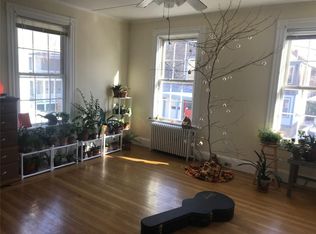 6 Lincoln St #2, Newport, RI 02840