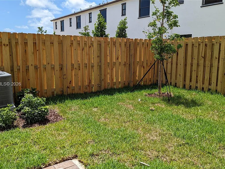 11811 SW 247th Ter #11811 — Photo 6