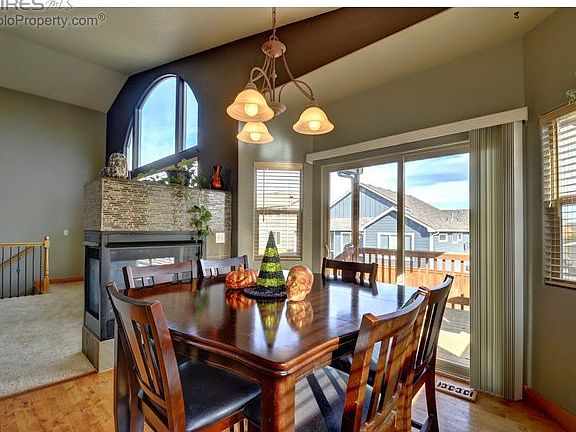 Dining/fireplace