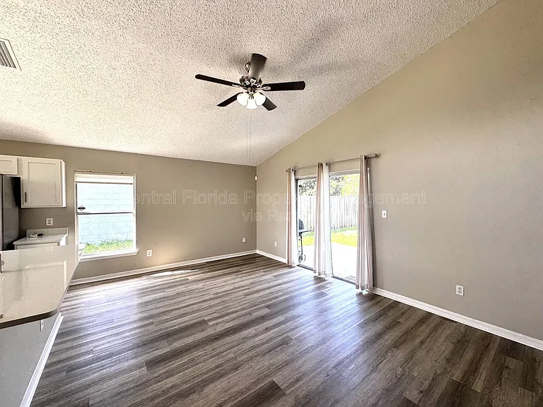 7305 Marseille Cir — Photo 2