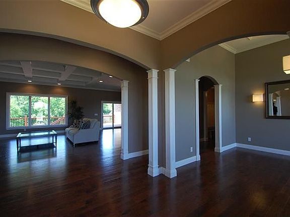 4th image of 9421 Paragon Mills Ln