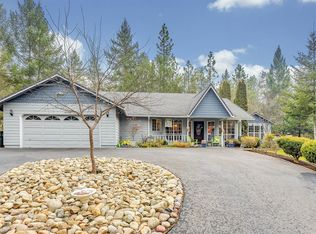 156 Sherwood Ln, Grants Pass, OR 97527