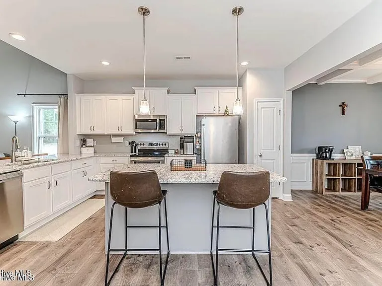 223 Burnside Dr — Photo 7