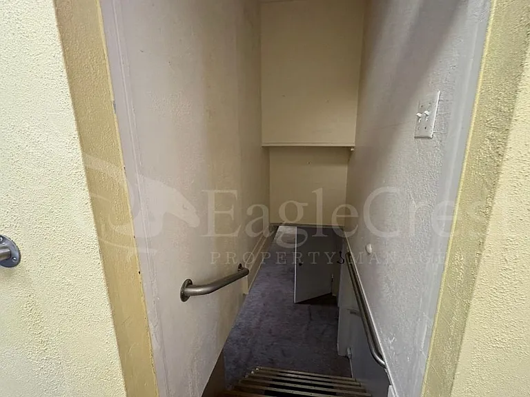 515 Newell St — Photo 37
