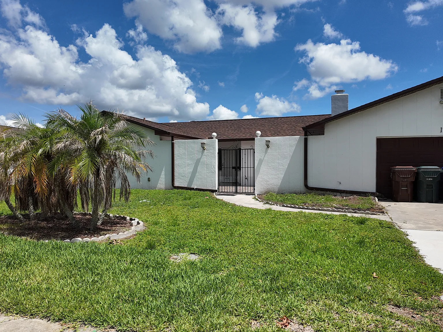 3 bed, 2000 sqft, $2,800 — Photo 1