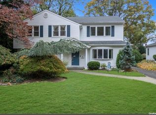 81 Hilldale Rd, Albertson, NY 11507