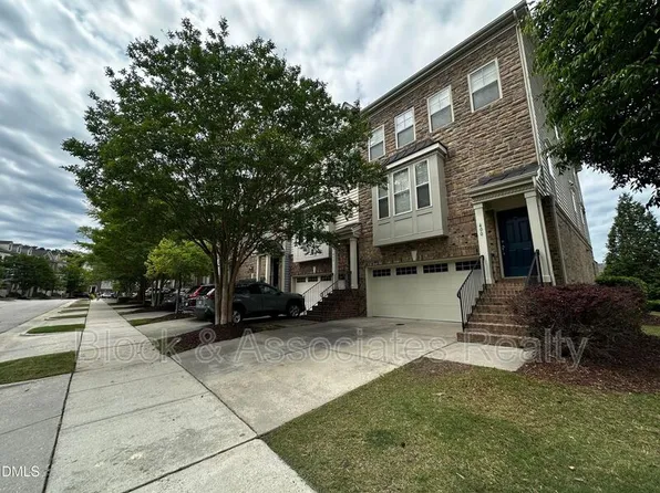 400 Panorama Park Pl, Cary, NC 27519