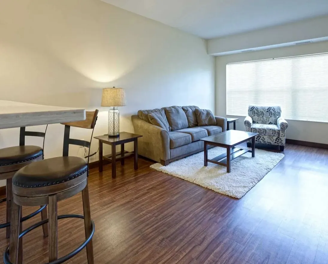 The Park Apartments in Kutzky Neighborhood — Photo 2