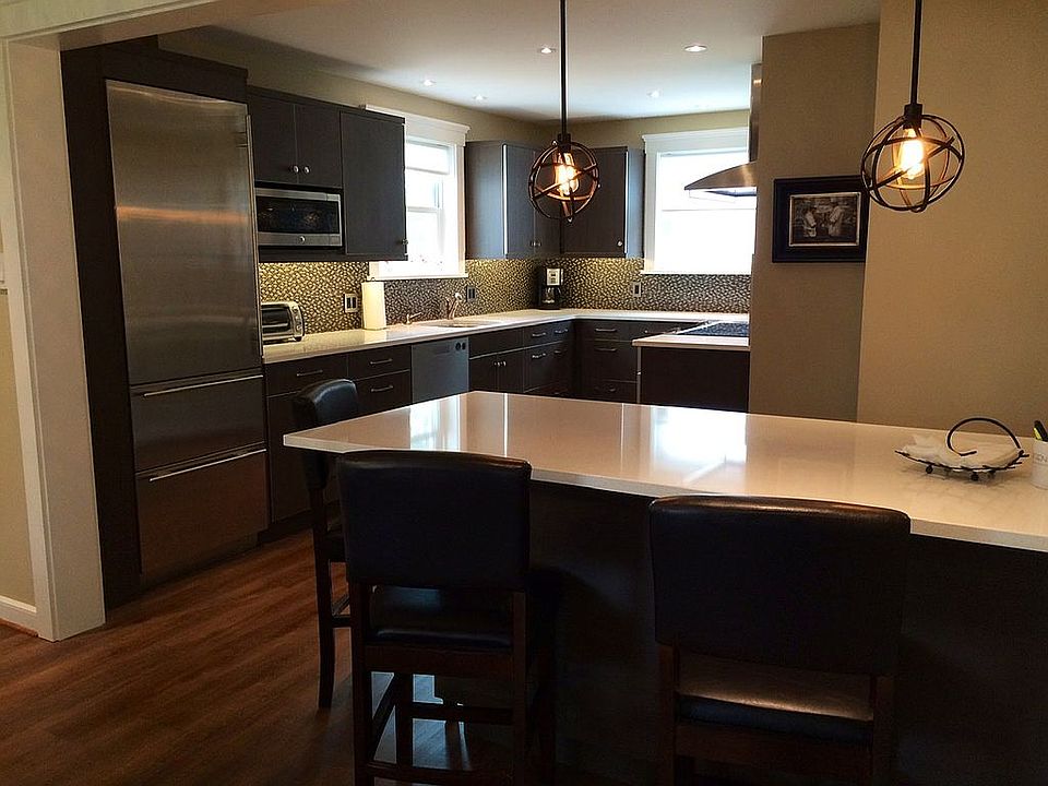 2nd image of 18 Mary Jane Ln