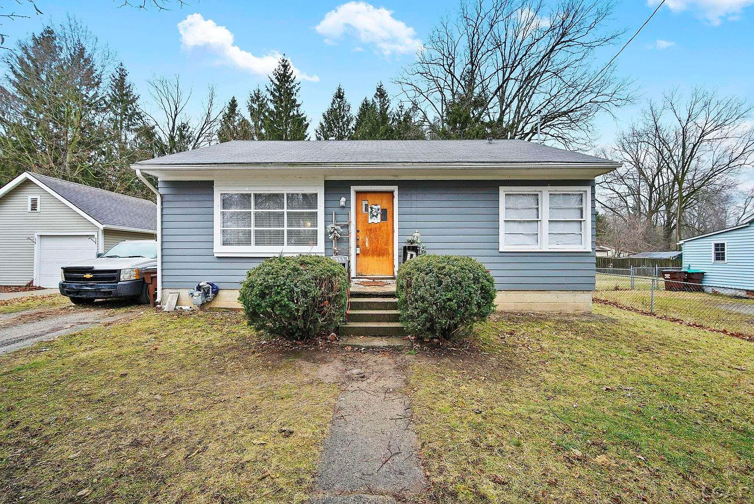 353 Greenly St photo 1