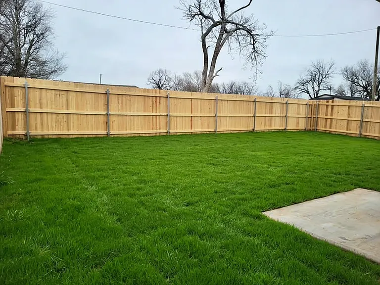 1302 SW Wisconsin Ave — Photo 11