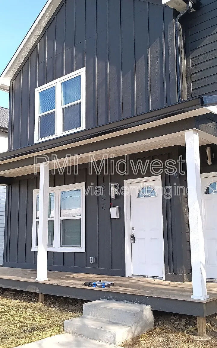 3 bed, 2.0 bath, 1250 sqft, $1,499 — Photo 1