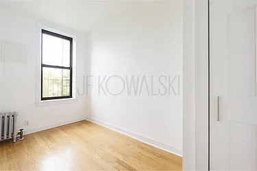 Rented by R New York