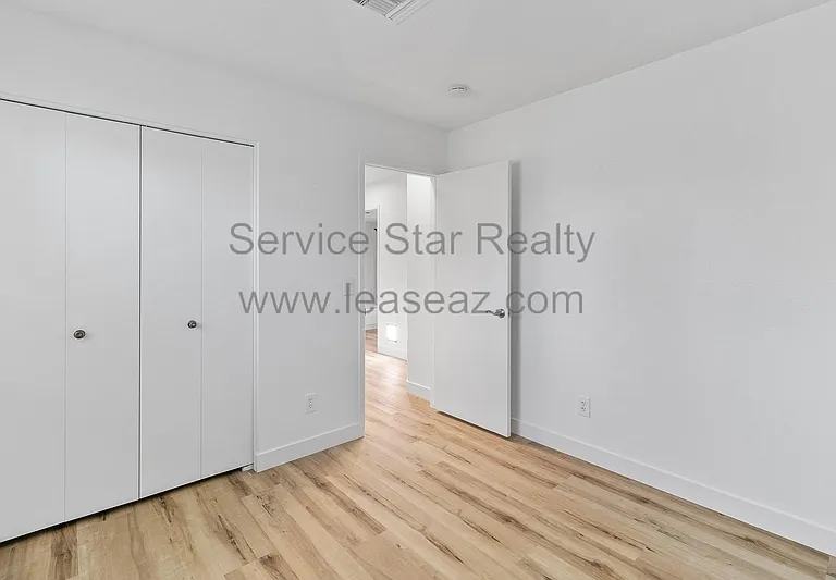 6802 E Paradise Ln — Photo 15