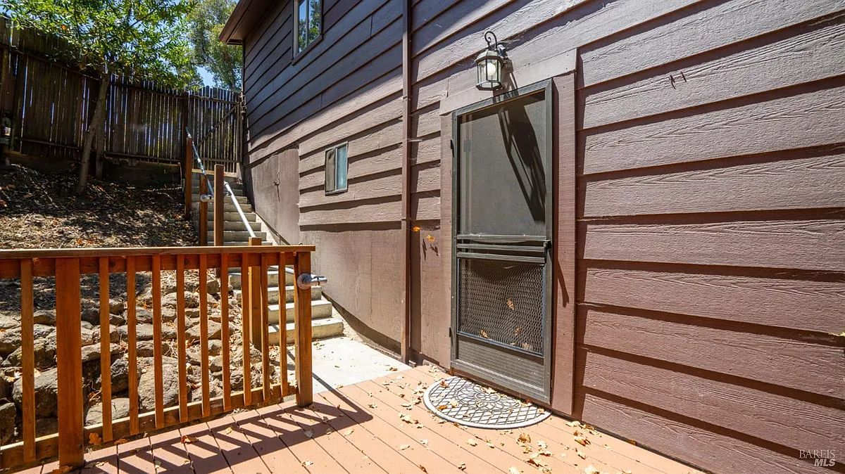 Front Door to Cottage - Manzanita Ave