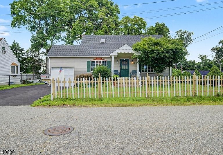 Listing photo 5