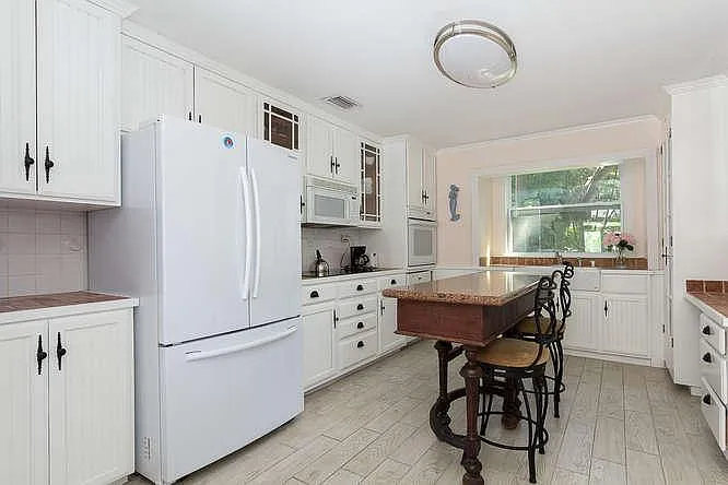 kitchen- w everything you need