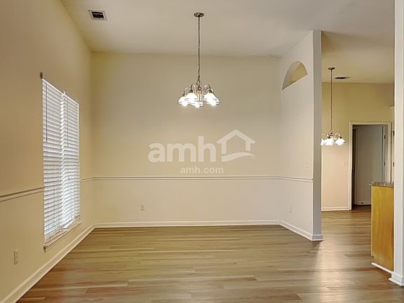 5th image of 103 Richmond Way