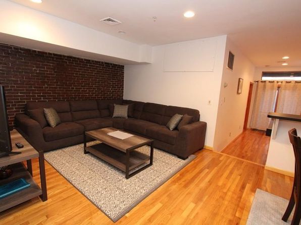 49 Temple Pl #3R