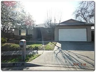 2257 E Fremont Ave photo 1