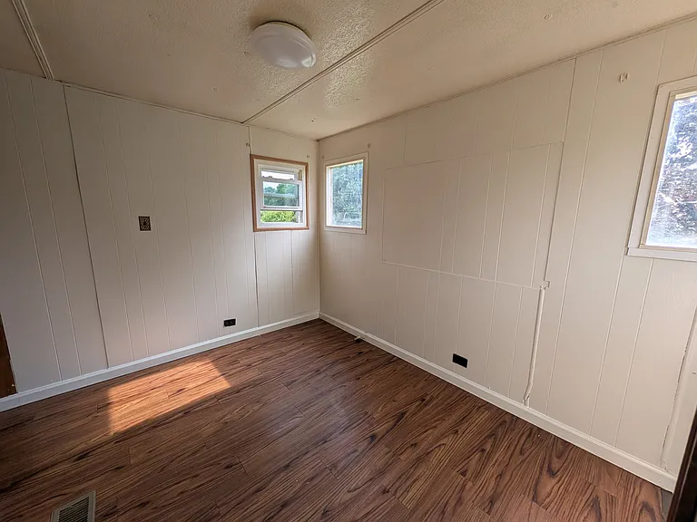 129 Ashlyn Dr — Photo 8