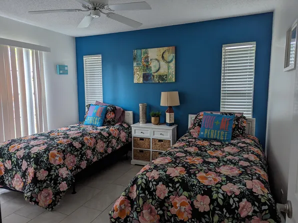 3750 Spanish Pine Ct, Sarasota, FL 34238