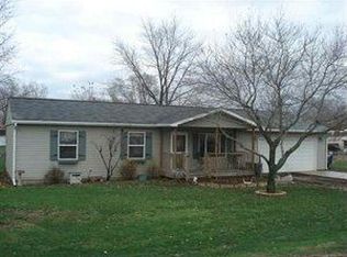 13188 Walnut St, Manito, IL 61546