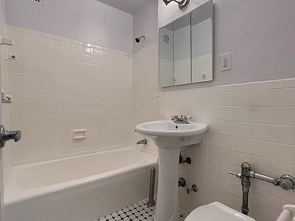 4th image of 84-25 118th St #C