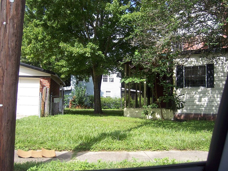 1st image of 404 Sunset Dr
