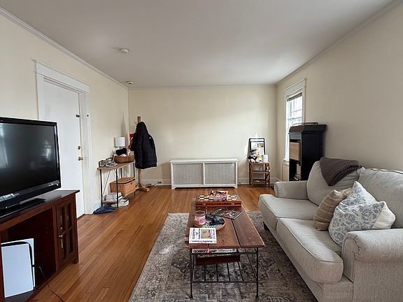 3rd image of 100 Colonial Rd #2
