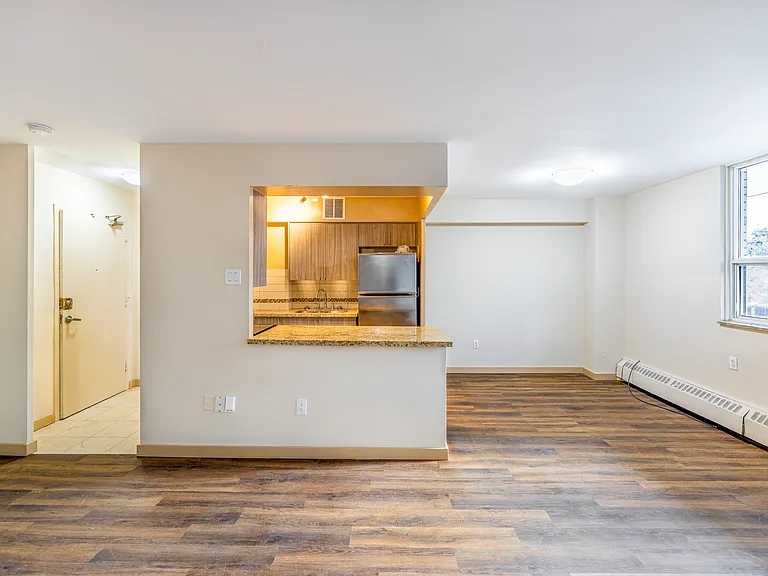 99 Agnes St — Photo 11