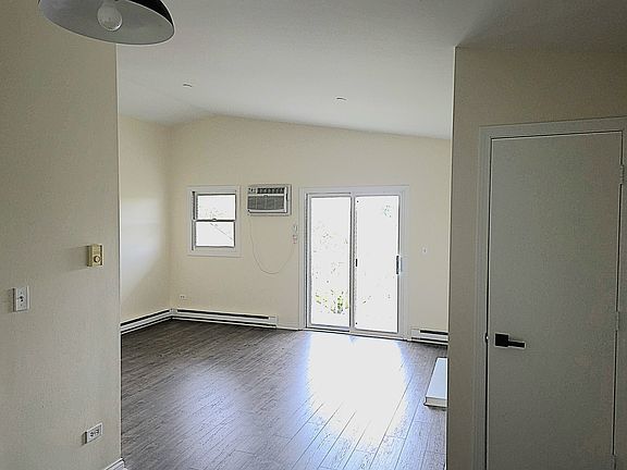 3rd image of 1313 Cunat Ct APT 3F