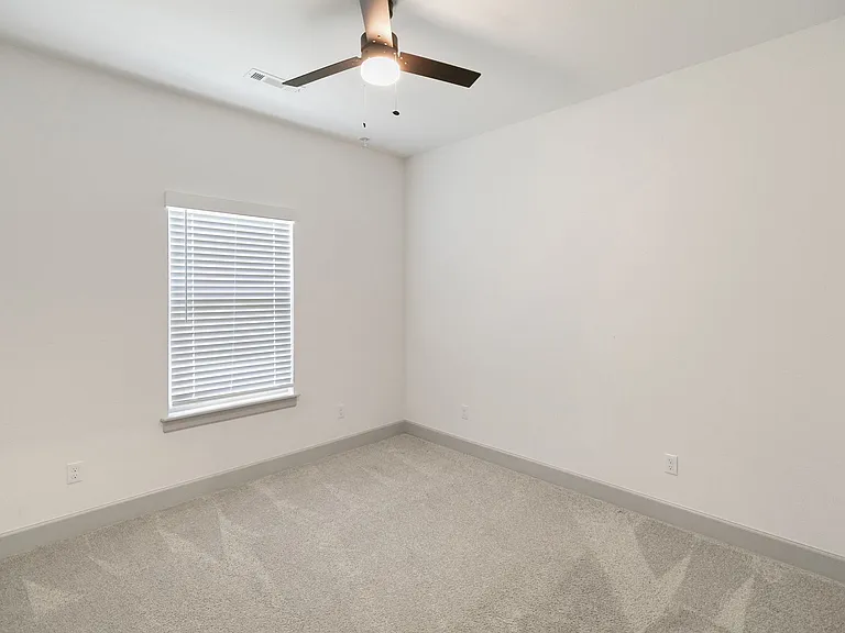 1001 Laux Ln — Photo 14