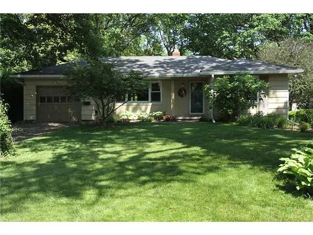 3225 Island Ave photo 1
