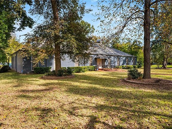 2nd image of 3803 Pecan Dr