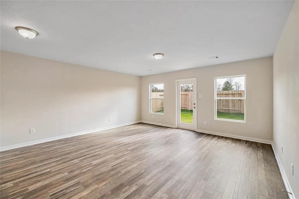 Building Photo - 164 Red Clover