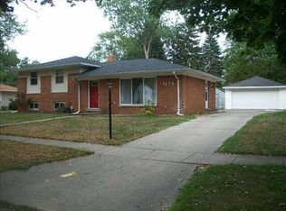 7172 Brookside Dr, Lambertville, MI 48144