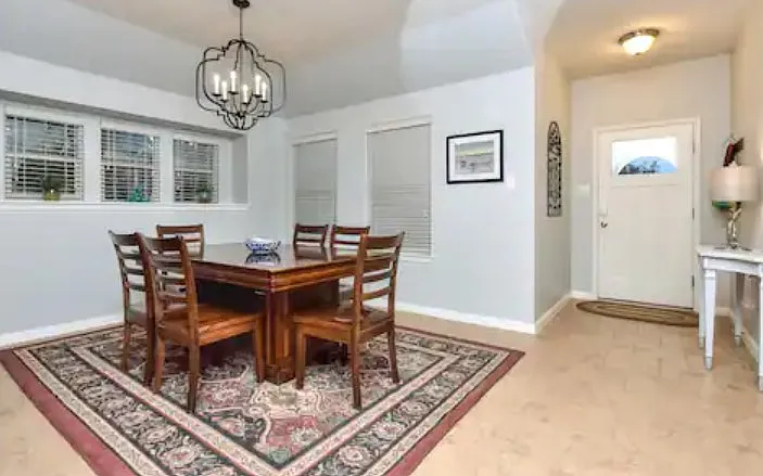 323 Sycamore St — Photo 8