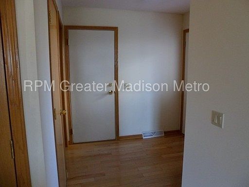4th image of 473 Lucerne Dr
