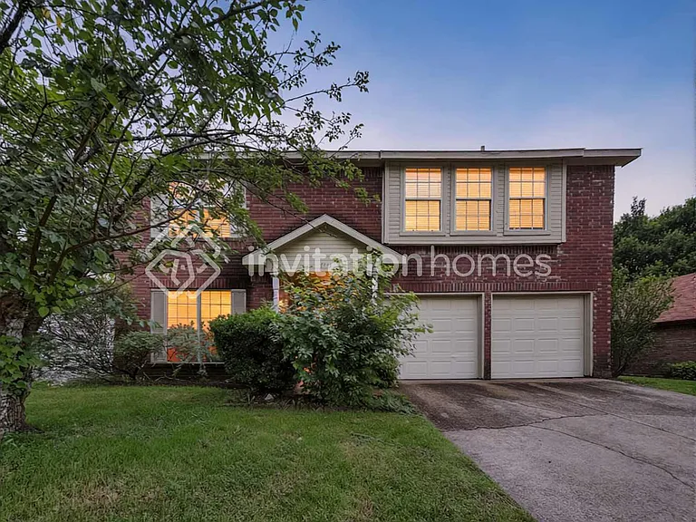 1111 Brewer Dr — Photo 1