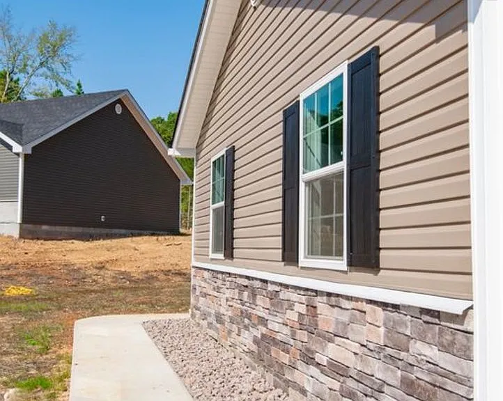 2516 Rebecca Dr — Photo 14