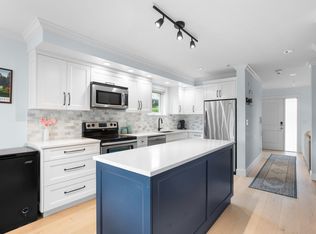 1121 Saint Andrews Ave, North Vancouver, BC V7L 0A6