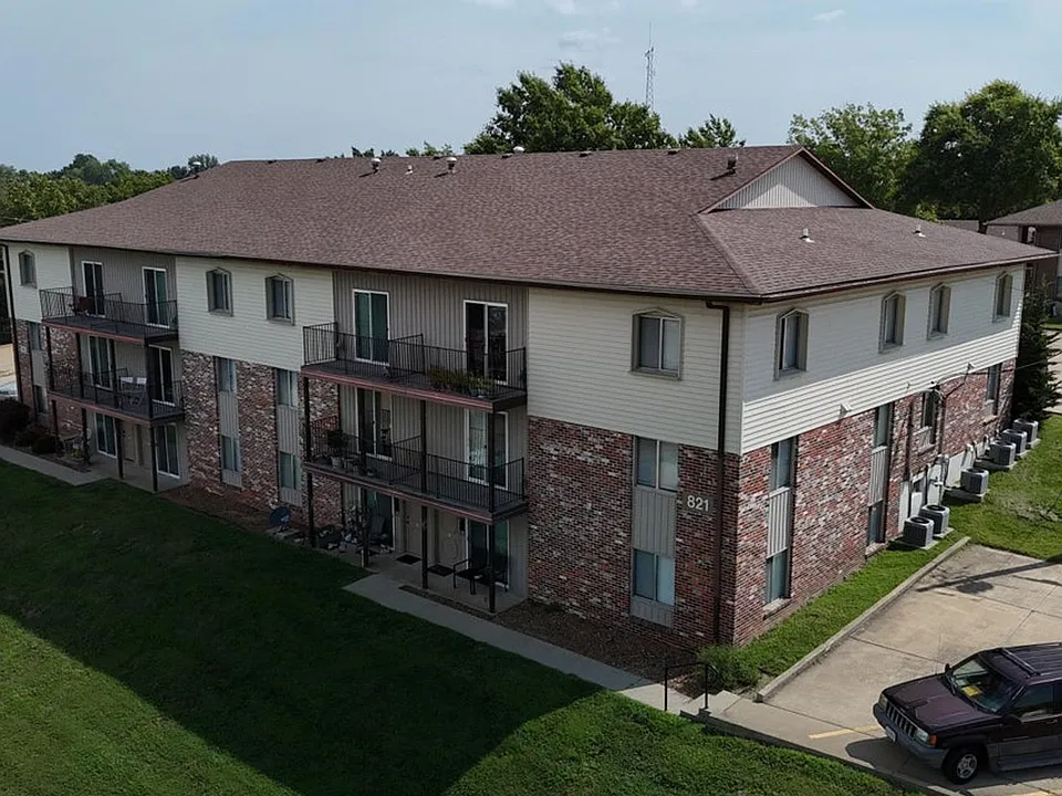 821 Southwest Blvd S