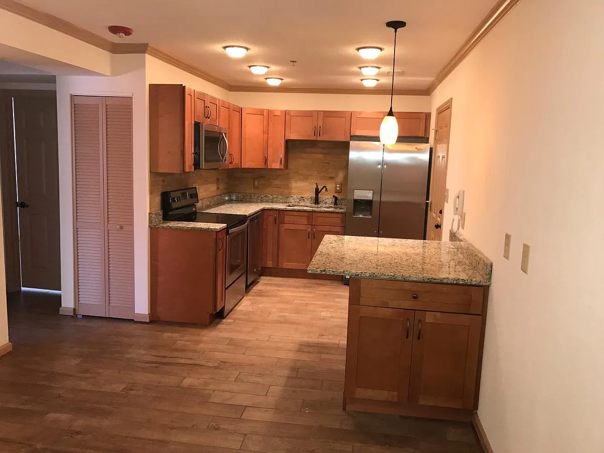 170 E Main Street — Photo 1