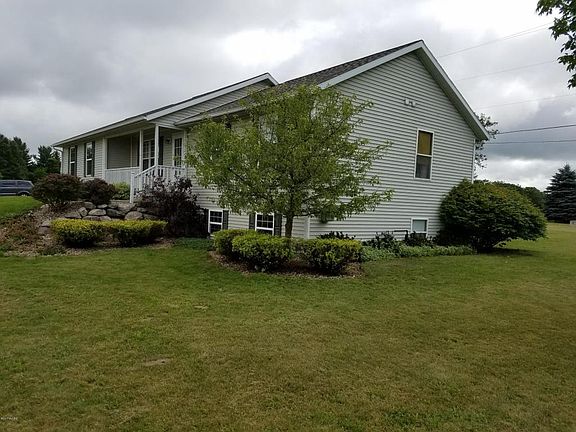 4th image of 15010 White Creek Ave NE