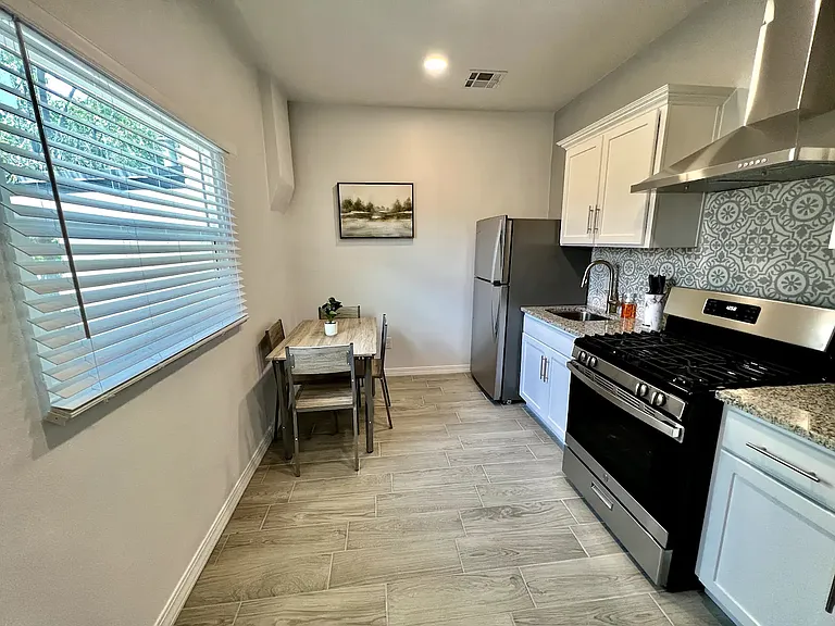 Full Kitchen
