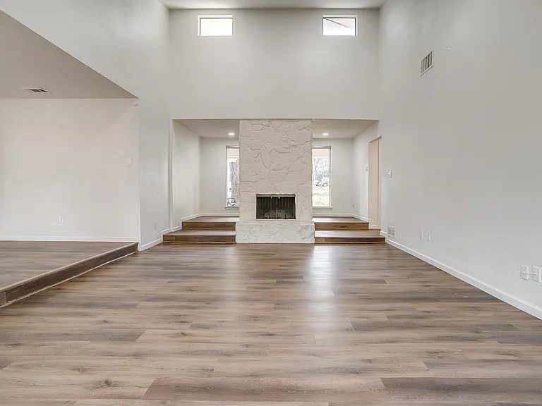 4107 Shamrock Dr — Photo 6