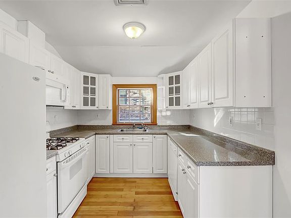 2nd image of 6135 231st St Floor 2